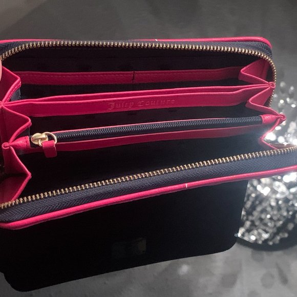Quilted Pink Juicy Couture Zip Around Wallet - Picture 4 of 4